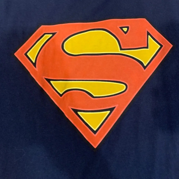 Superman T-Shirt - Picture 2 of 4